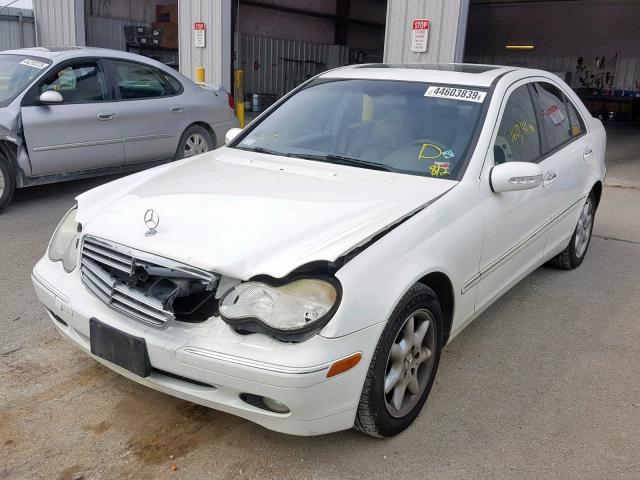 WDBRF61J04A535733 - 2004 MERCEDES-BENZ C 240 WHITE photo 2