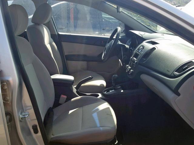 KNAFU4A26A5806836 - 2010 KIA FORTE EX SILVER photo 5