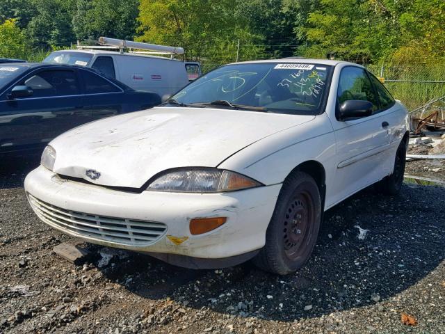 1G1JC1245X7214395 - 1999 CHEVROLET CAVALIER B WHITE photo 2