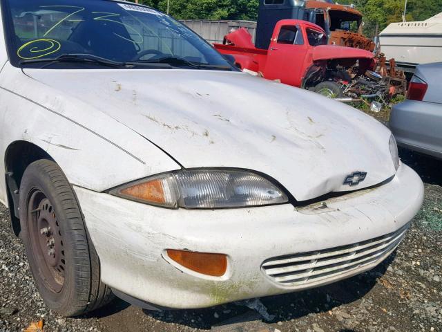 1G1JC1245X7214395 - 1999 CHEVROLET CAVALIER B WHITE photo 9