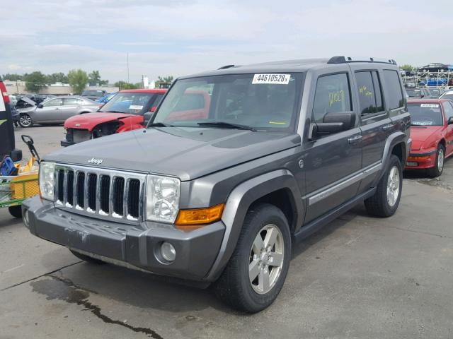 1J8HG58P37C592315 - 2007 JEEP COMMANDER SILVER photo 2