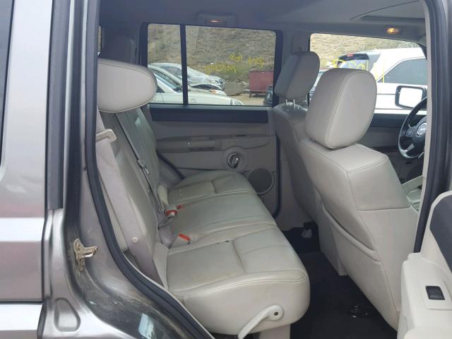 1J8HG58P37C592315 - 2007 JEEP COMMANDER SILVER photo 6