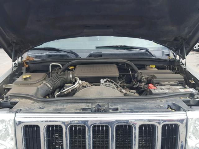 1J8HG58P37C592315 - 2007 JEEP COMMANDER SILVER photo 7