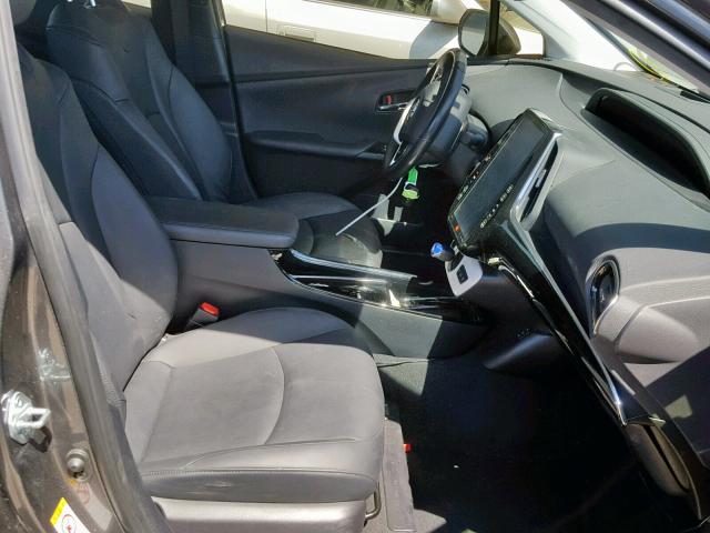 JTDKARFPXH3010172 - 2017 TOYOTA PRIUS PRIM 灰色 照片 5