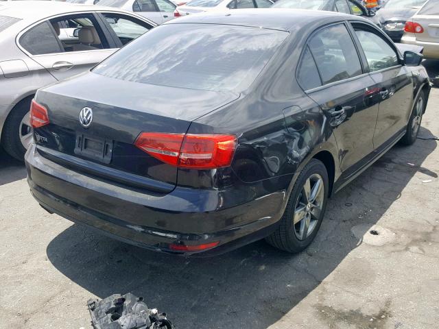 3VW2K7AJ1FM354051 - 2015 VOLKSWAGEN JETTA BASE BLACK photo 4