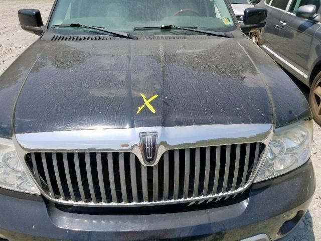 5LMFU28R84LJ40467 - 2004 LINCOLN NAVIGATOR BLACK photo 7