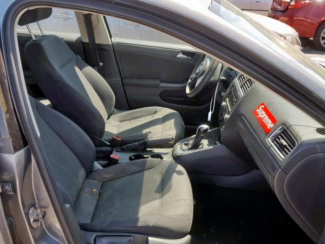 3VW2K7AJ5BM117511 - 2011 VOLKSWAGEN JETTA BASE 灰色 照片 5