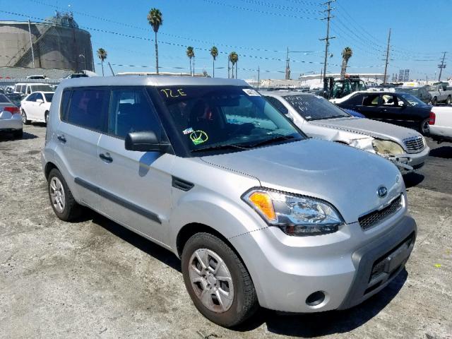 KNDJT2A19B7266805 - 2011 KIA SOUL SILVER photo 1