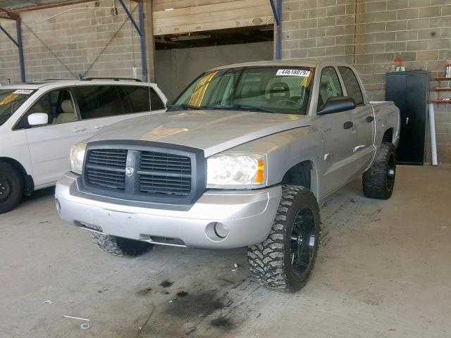 1D7HE48N66S570549 - 2006 DODGE DAKOTA QUA WHITE photo 2