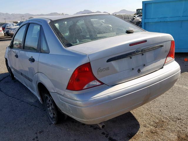 1FAFP33P2YW111695 - 2000 FORD FOCUS LX SILVER photo 3