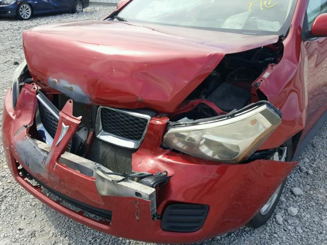 5Y2SP6E81AZ417257 - 2010 PONTIAC VIBE RED photo 9