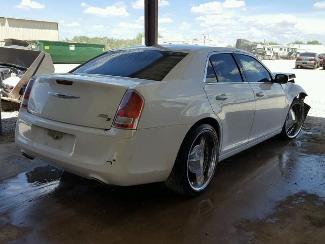 2C3CCABG0DH507300 - 2013 CHRYSLER 300 V6 WHITE photo 4