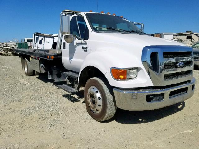 3FRWF6FC0BV433778 - 2011 FORD F650 SUPER WHITE photo 1