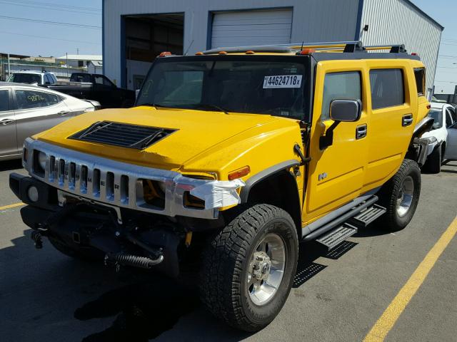 5GRGN23UX3H113596 - 2003 HUMMER H2 YELLOW photo 2