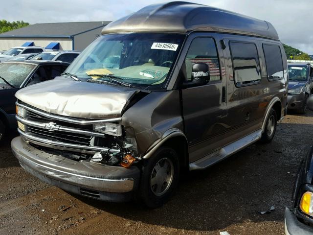 1GBFG15R5Y1106425 - 2000 CHEVROLET EXPRESS G1 BROWN photo 2