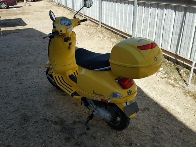 ZAPC386B095010635 - 2009 VESPA LX 50 YELLOW photo 3