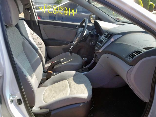 KMHCT4AE3HU375905 - 2017 HYUNDAI ACCENT SE WHITE photo 5