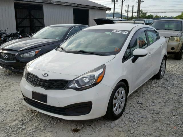 KNADM4A33F6501926 - 2015 KIA RIO LX WHITE photo 2