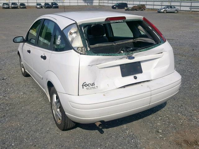 3FAFP37Z13R150026 - 2003 FORD FOCUS ZX5 WHITE photo 3