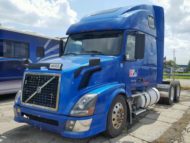 4V4NC9TJ96N447738 - 2006 VOLVO VN VNL BLUE photo 2