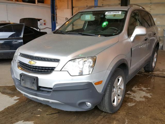 3GNAL2EK9ES531979 - 2014 CHEVROLET CAPTIVA LS SILVER photo 2