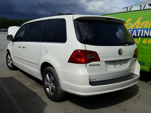 2V8HW34169R546380 - 2009 VOLKSWAGEN ROUTAN SE WHITE photo 3