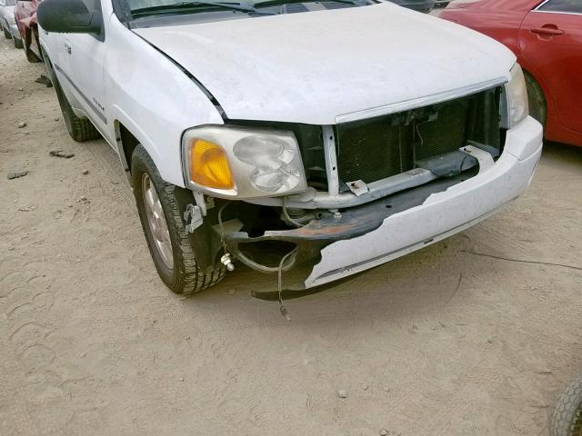 1GKDT13S762266970 - 2006 GMC ENVOY WHITE photo 9