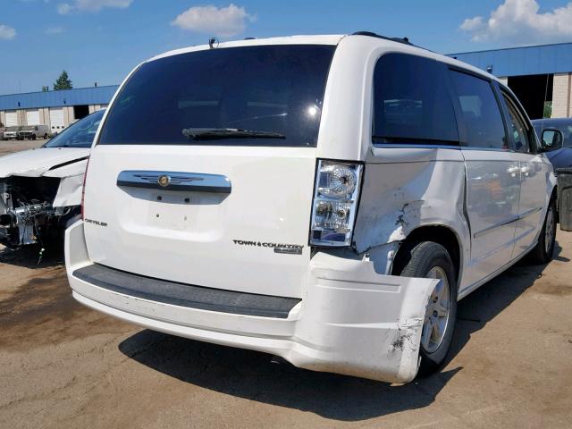 2A4RR5D13AR214320 - 2010 CHRYSLER TOWN & COU WHITE photo 4