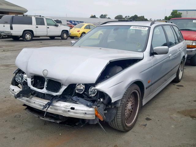 WBADP6348YBV65575 - 2000 BMW 528 IT AUT GRAY photo 2