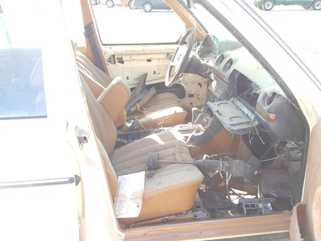 12313012134571 - 1979 MERCEDES-BENZ 300D CREAM photo 5