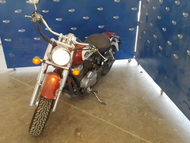 JH2RC44631K501577 - 2001 HONDA VT750 CD2 RED photo 2