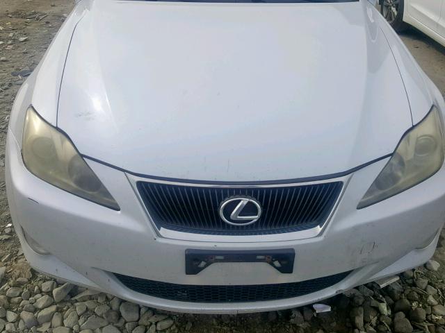 JTHCK262X72009748 - 2007 LEXUS IS 250 WHITE photo 7