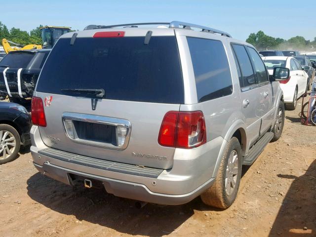 5LMFU27RX4LJ30511 - 2004 LINCOLN NAVIGATOR SILVER photo 4