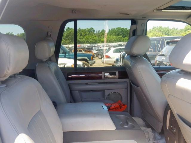 5LMFU27RX4LJ30511 - 2004 LINCOLN NAVIGATOR SILVER photo 6