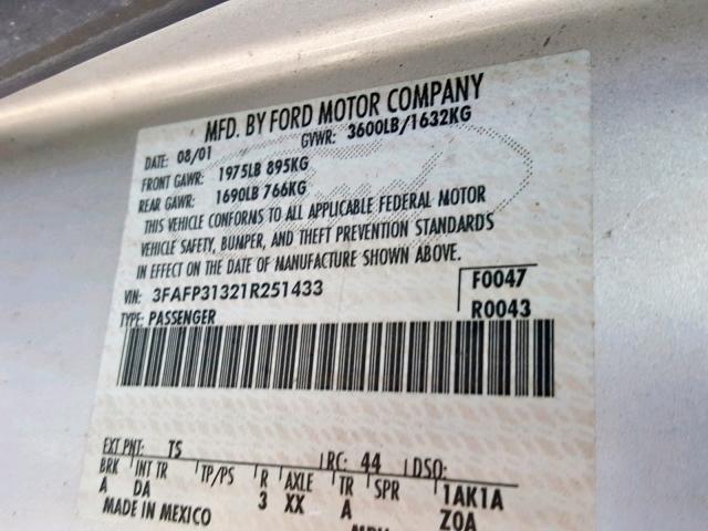 3FAFP31321R251433 - 2001 FORD FOCUS ZX3 SILVER photo 10