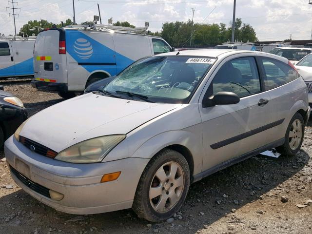 3FAFP31321R251433 - 2001 FORD FOCUS ZX3 SILVER photo 2