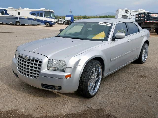 2C3LA53G87H628883 - 2007 CHRYSLER 300 TOURIN SILVER photo 2