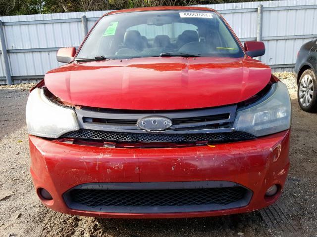 1FAHP3GN6AW239476 - 2010 FORD FOCUS SES RED photo 9