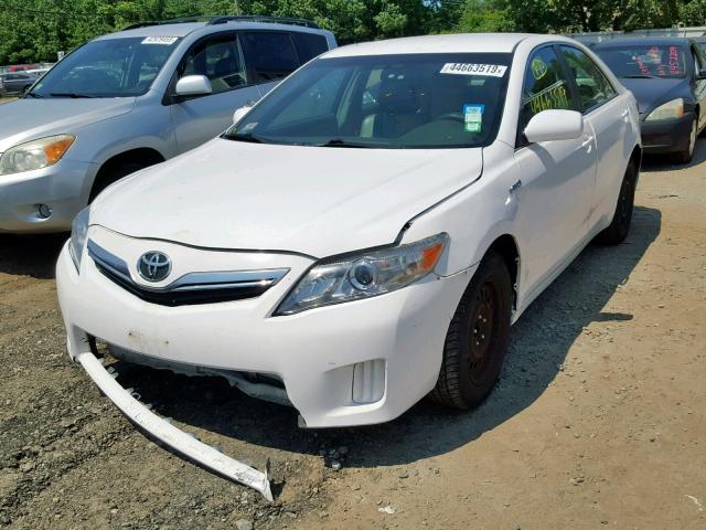 4T1BB3EK2BU138256 - 2011 TOYOTA CAMRY HYBR WHITE photo 2