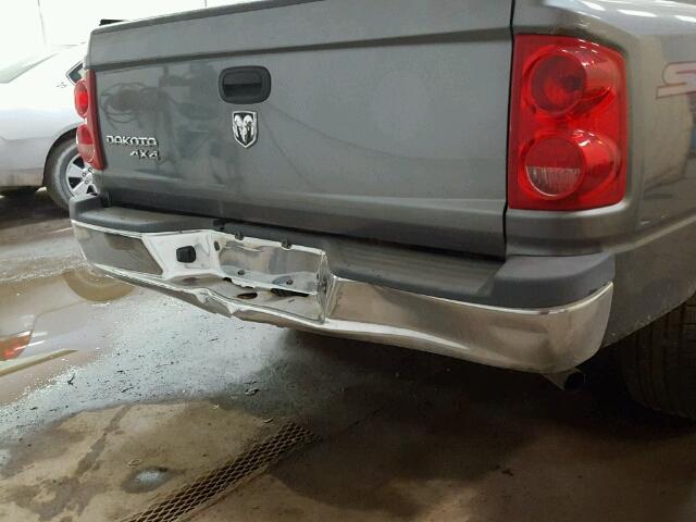 1D7HW28K47S269335 - 2007 DODGE DAKOTA QUA GRAY photo 9