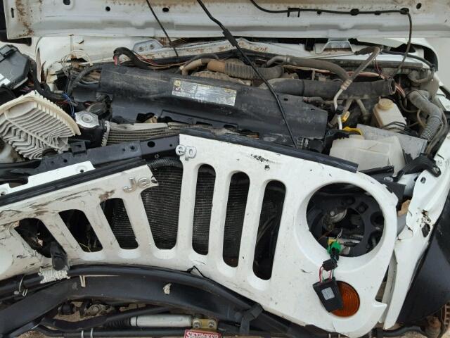 1J4GA2D16BL551152 - 2011 JEEP WRANGLER S WHITE photo 7