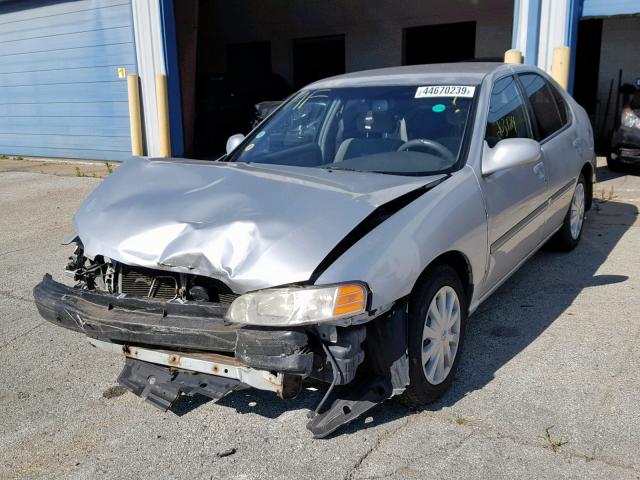 1N4DL01D0YC205134 - 2000 NISSAN ALTIMA XE SILVER photo 2