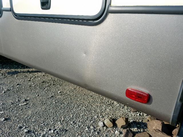 4YDF37925J4700764 - 2018 KEYSTONE MONTANA WHITE photo 9