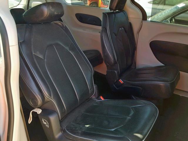 2C4RC1GG5JR141242 - 2018 CHRYSLER PACIFICA L WHITE photo 6