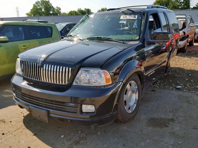 5LMFU28505LJ06070 - 2005 LINCOLN NAVIGATOR أسود صورة 2