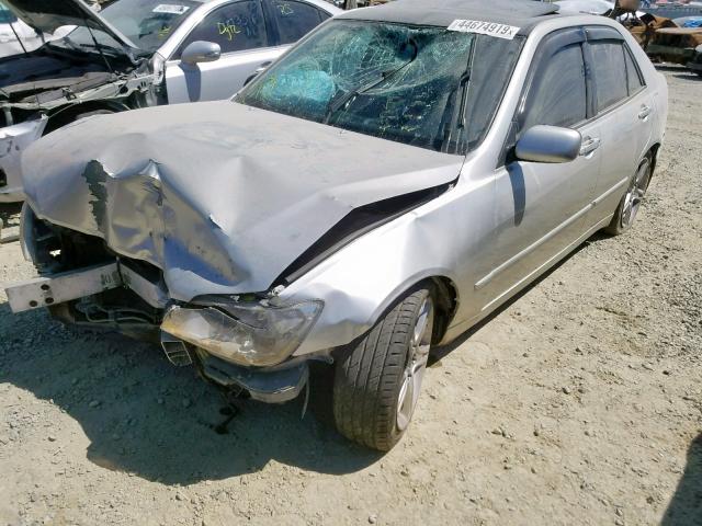 JTHBD192120055209 - 2002 LEXUS IS 300 SILVER photo 2