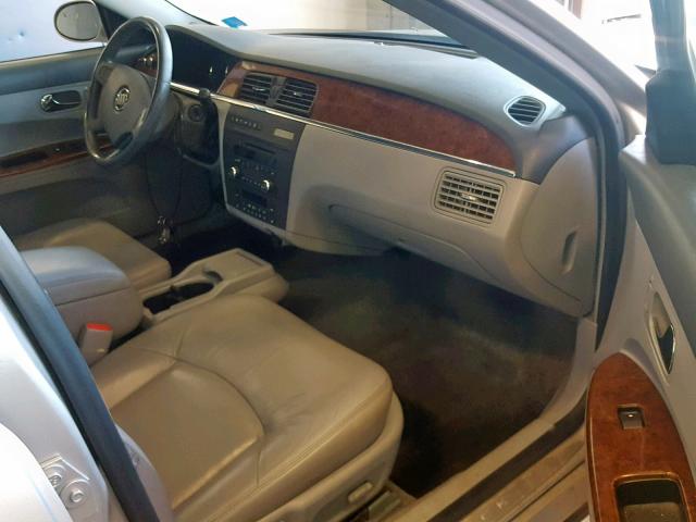2G4WD532X51229723 - 2005 BUICK LACROSSE C SILVER photo 5