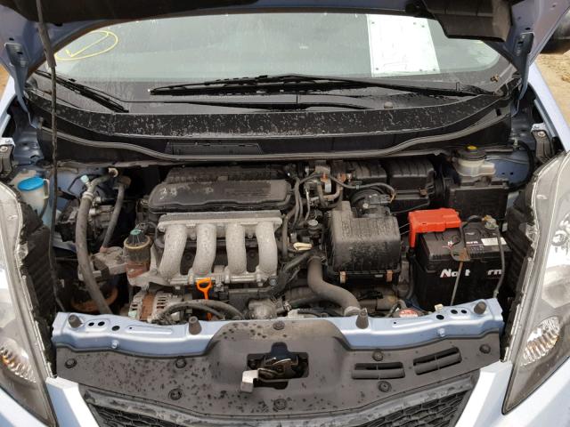 JHMGE88259C001160 - 2009 HONDA FIT BLUE photo 7