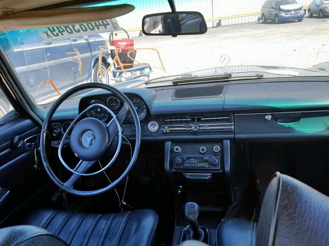 11511010186409 - 1971 MERCEDES-BENZ 220D GREEN photo 9