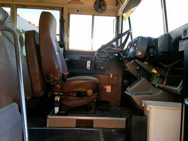 4UZ6CFBA1YCF72133 - 2000 FREIGHTLINER CHASSIS FS ყვითელი ფოტო 5